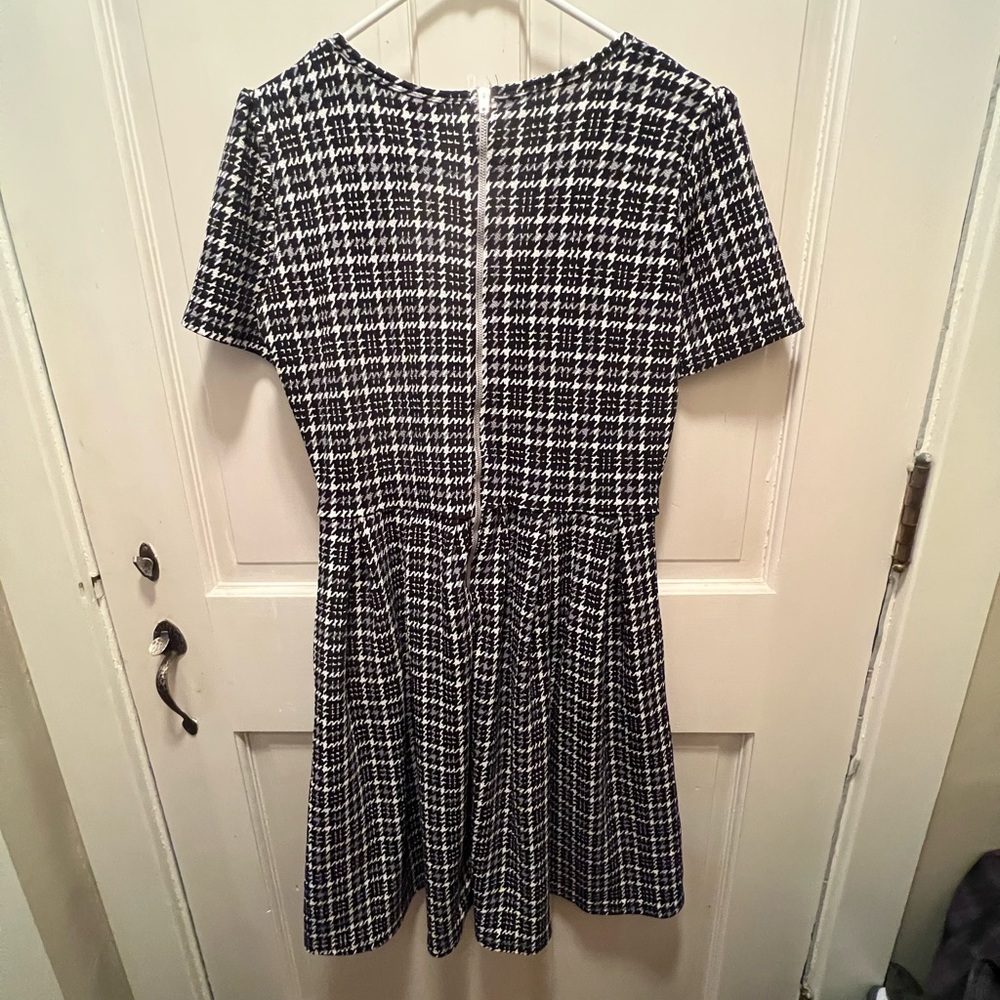 Lularoe Amelia Dress - size Medium - Picture 2 of 3